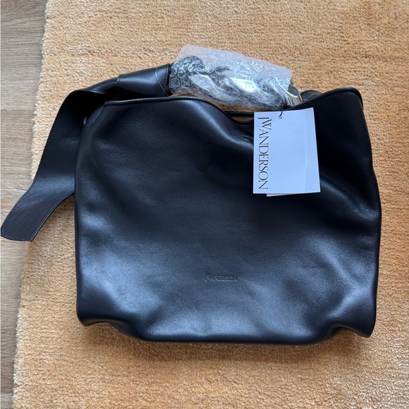 🎄NWT JW Anderson Small Chain Hobo Black Leather Bag - Picture 4 of 14